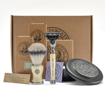 Set barbierit Captain Fawcett Shave Brush, Razor & Soap Gift Set
