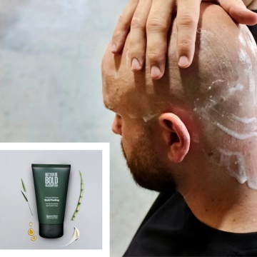 Scrub pentru chelie Better Be Bold Bald head scrub with bamboo fibers (anti-shine effect) 150ml