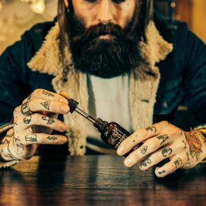 Ulei de barba Captain Fawcett Ricki Hall’s Booze & Baccy Beard Oil 50ml