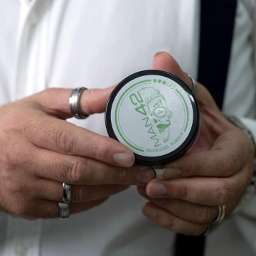 Ceara pentru par Man 42 Modelling Pomade 100ml