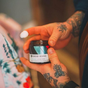 Ceara de par Shear Revival Crystal Lake Styling Pomade 96ml
