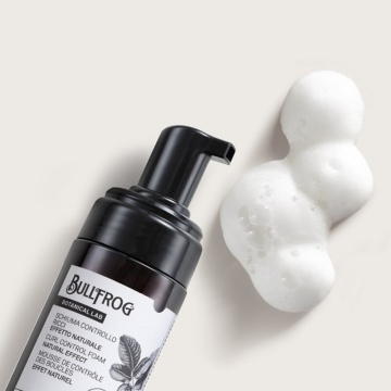 Spuma pentru bucle Bullfrog Curl Control Foam 100ml