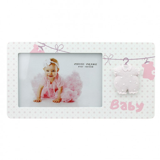 Rama foto leandrew 10x15, lemn, pentru bebelusi, salopeta in relief culoare roz