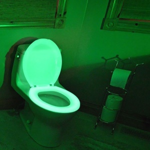 Capac de wc fosforescent, soft close, lumineaza verde in intuneric - Img 7