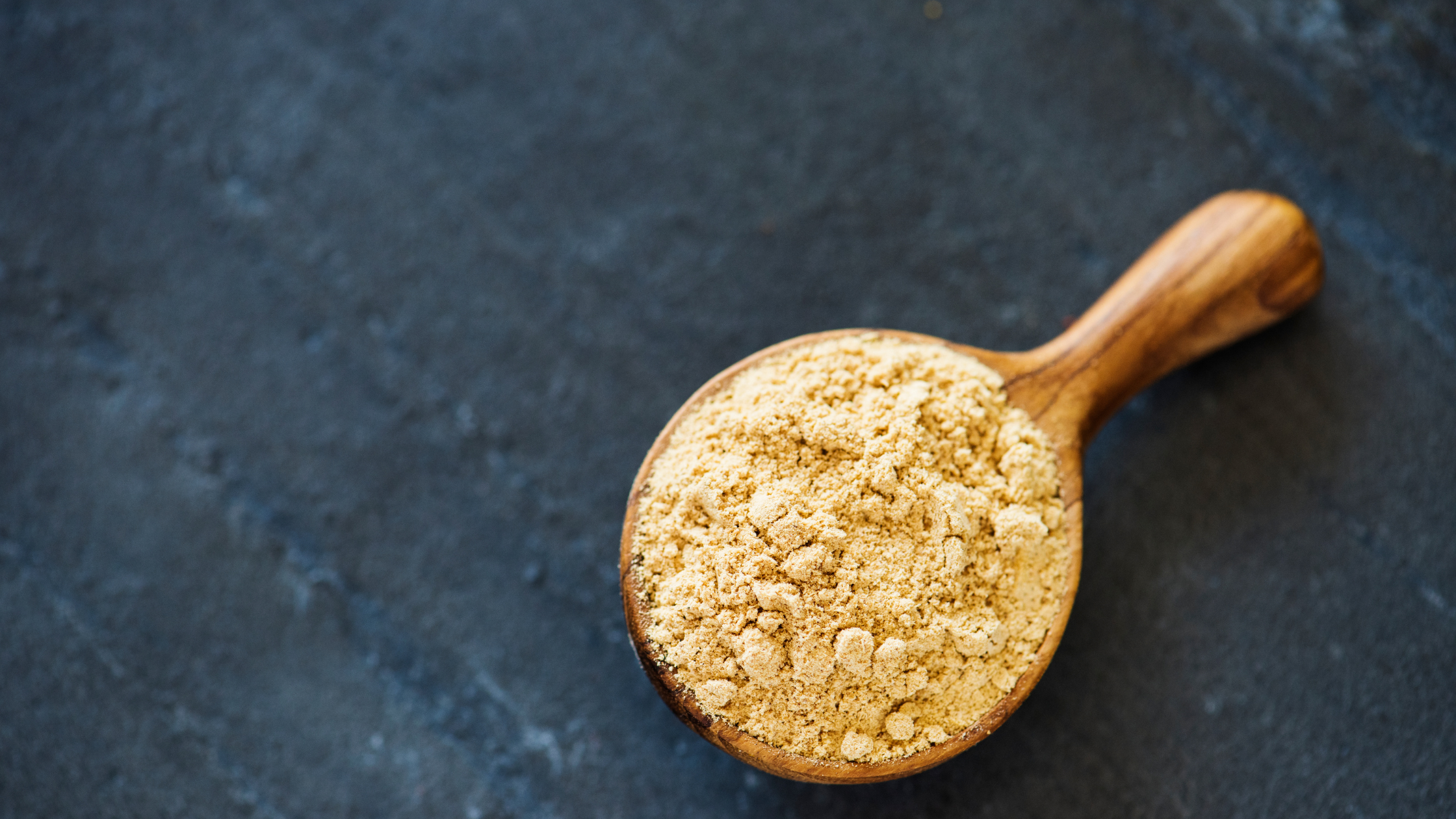 Ashwagandha – planta care te ajută să faci față stresului, să dormi mai bine și să ai mai multă energie