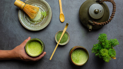 Matcha – ce este, ce face în corp și de ce merită mai mult decât un loc în poze pe Instagram