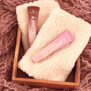 Lipgloss cu peptide Feelin’ Comfy, 01 Strawberry Self-love, 10 ml, Essence - Img 6