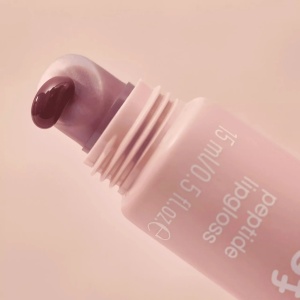 Lipgloss cu peptide Feelin’ Comfy, 02 Cinnamon Cuddles, 10 ml, Essence - Img 3
