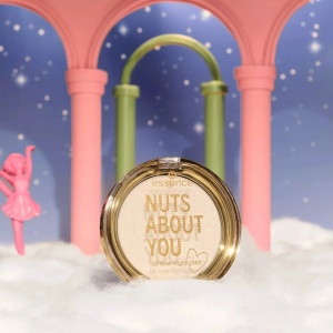 Iluminator pentru Fata si Corp All Over NUTS ABOUT YOU, 7 g, Essence - Img 4