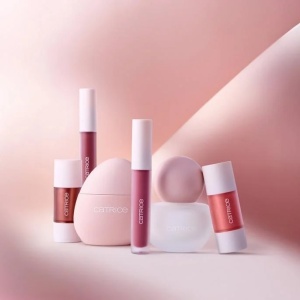 Blush lichid cu sclipici Soft Embrace, C01 Rosy Glow, 7.8 ml, Catrice - Img 7