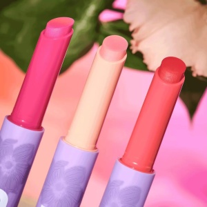 Balsam de buze Lip Perfector Spring Awakening, C02, Dose of confidence, 1.72 g, Catrice - Img 4