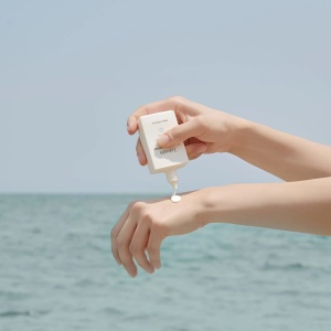 Cremă de față Hyaluronic Moisture Bamboo Sun SPF 50+ PA++++, 50 ml, Luvum - Img 2