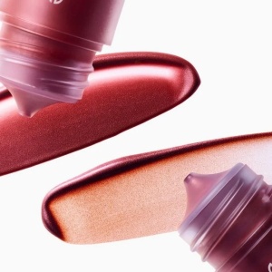 Blush lichid cu sclipici Soft Embrace, C01 Rosy Glow, 7.8 ml, Catrice - Img 5