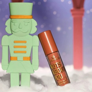 Ruj lichid Glitter Switch Nuts About You 01 Kiss Me Prince!, 4 ml, Essence - Img 4