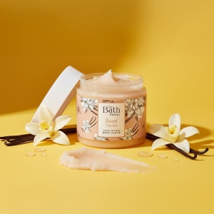 Scrub pentru corp Sweet Vanilla, 300 g, The Bath Factory - Img 2