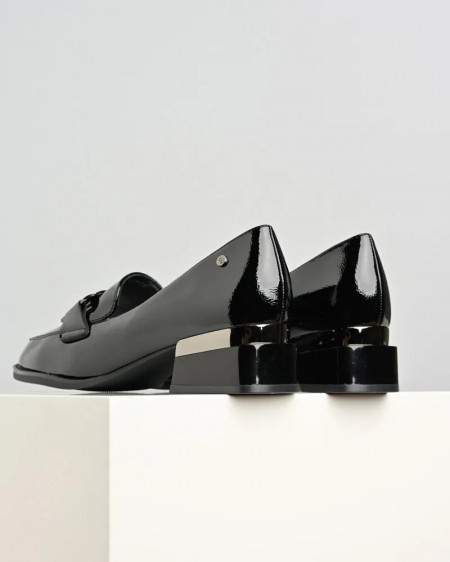 Crne lakovane ženske cipele na malu petu, slika 6