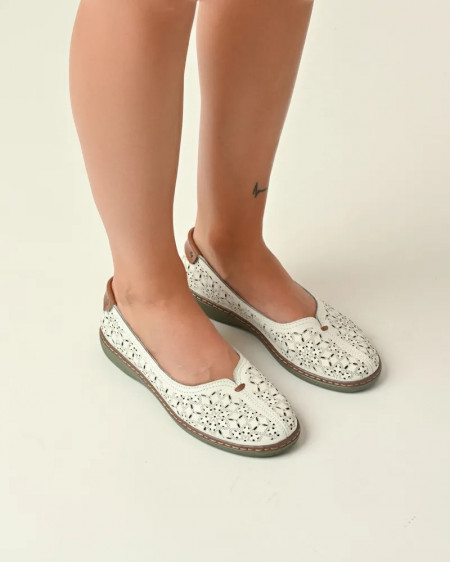 Udobne kožne cipele za žene bele boje, slika 1