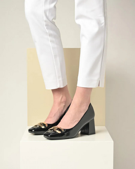 Cipele za žene sa zlatnom šnalom, slika 5