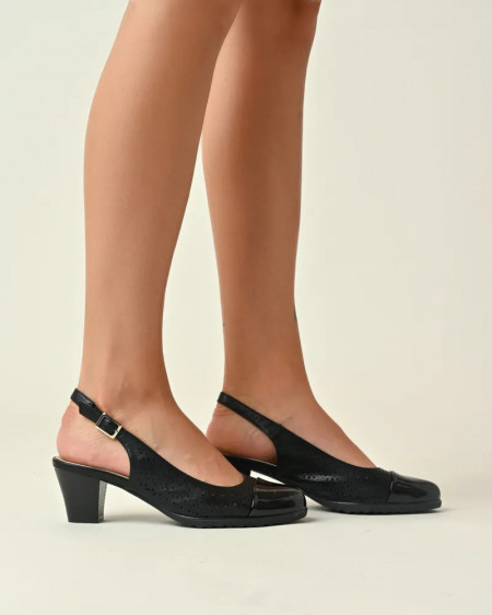 Crne sandalete, brend Emelie Strandberg, na malu štiklu, slika 2