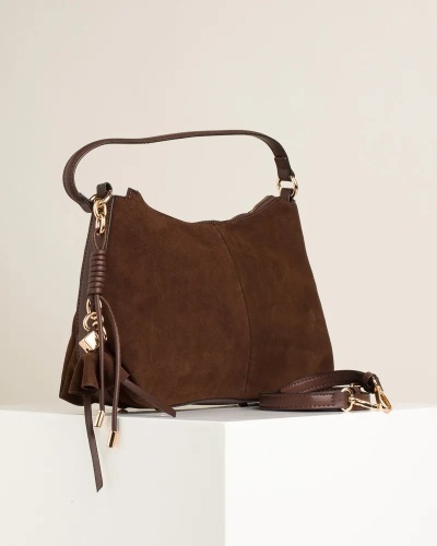 Ženska torba u braon boji sa efektnim priveskom, slika 5