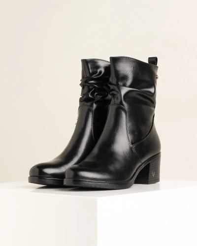 Ženske crne poluduboke čizmice na debelu štiklu, slika 7