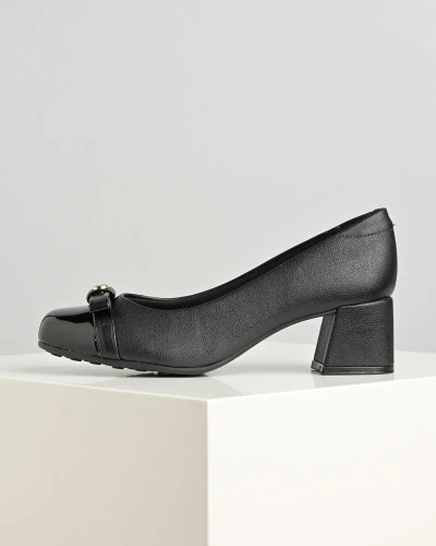 Crne ženske cipele sa lakovanim vrhom, slika 2