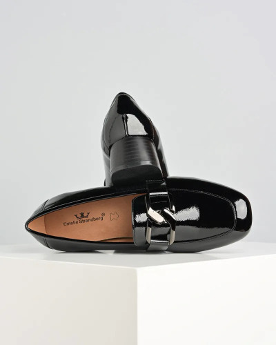 Lakovane crne cipele na nižu petu, slika 3