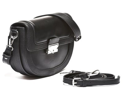 Ženska crossbody torbica u crnoj boji sa metalnom kopčom, slika 1