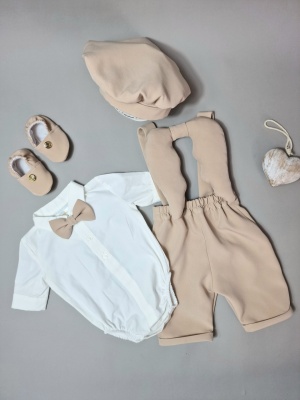 Costum de botez