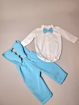 Costum de botez 