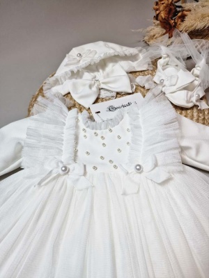 Rochiță de botez Dalia – model elegant din tulle cu perle și fundițe din catifea