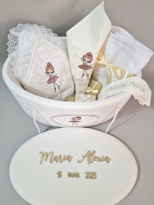 Trusou de botez model lebada