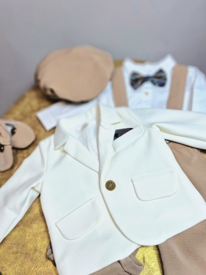 Costum de botez cu bretele