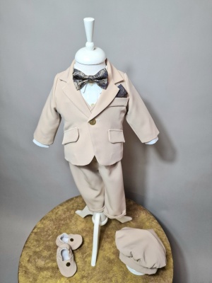 Costum de botez