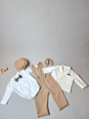 Costum pentru botez