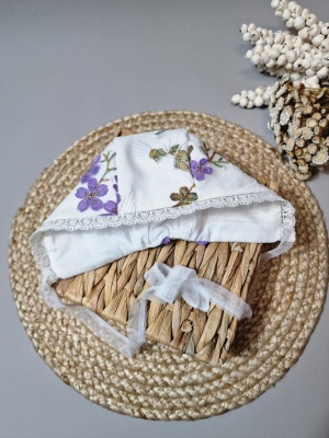 Boneta botez din dantela cu model floral, Lia