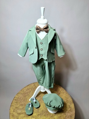 costum pentru botez