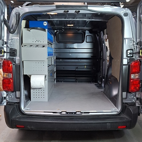 Mobilier autoutilitara cu rafturi