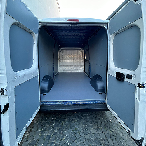 Mobilier autoutilitara