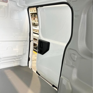 Usa glisanta dreapta din ABS pentru IVECO DAILY S-C 2014- , Ampatament: 4100(L4), dimensiuni compartiment incarcare: 4680x1900(H2), Cu usa glisanta pe partea dreapta (volan pe partea stanga) - Img 4