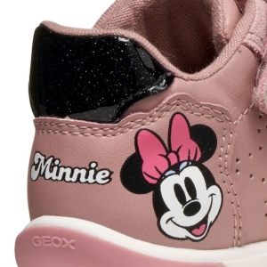 Pantofi pentru primii pași Geox Zapito Girl, design cu Minnie Mouse in lateralul călcâiului, culoarea pantofilor roz pal cu accente negre, talpă flexibilă, 