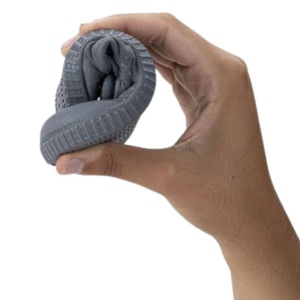 Tenisi barefoot copii, producator Igor, culoare bleumarin, exterior si interior din material textil, inchidere cu doi scai, talpa bleumarin, din cauciuc, foarte flexibila