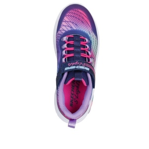 Pantof sport pentru fete Skechers Rainbow Cruisers, în nuanțe de mov, roz și albastru, cu efecte curcubeu, șiret elastic și închidere cu bandă velcro, logo „S” pe lateral și talpă albă cu detalii colorate; model cu lumini integrate si buton on/off.
