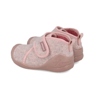 Papuci de interior Biomecanics culoare roz pudrat, interior si exterior din material textil, sustinere glezna si inchidere cu scai