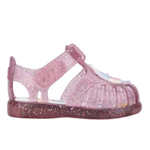 Sandale pentru plaja fete, producator Igor, culoare roz cu sclipici, confectionati din material sintetic, inchidere cu scai, protectie varf si unicorn in partea din fata a sandalelor