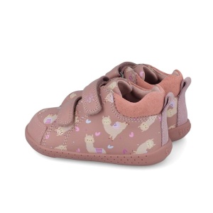 Pantofi barefoot fete 251306A de la Garvalin, exterior din piele naturala, culoare roz cu imprimeu alpaca bej cu accente colorate, dubla inchidere cu scai,