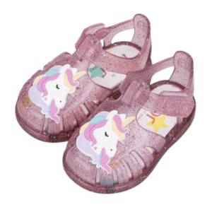 Sandale pentru plaja fete, producator Igor, culoare roz cu sclipici, confectionati din material sintetic, inchidere cu scai, protectie varf si unicorn in partea din fata a sandalelor