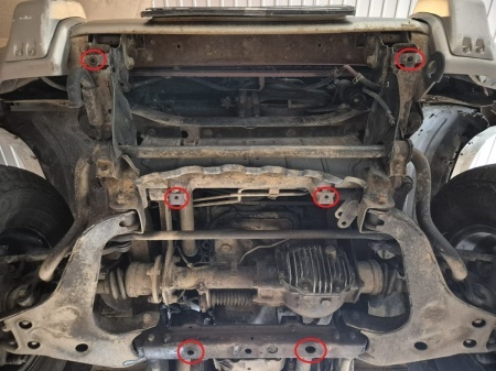 Scut motor și radiator Mitsubishi Pajero 3 (V60, V70) 1999 - 2007 - Img 4