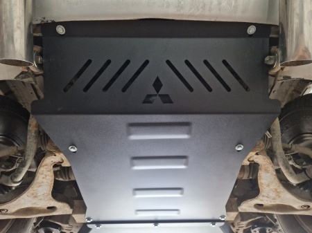 Scut motor și radiator Mitsubishi Pajero 3 (V60, V70) Vers 2.0 1999 - 2007 - Img 5