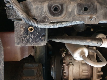 Scut motor metalic SsangYong Korando 2019 - 2026 - Img 8